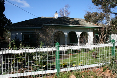 Photograph - 21 Kennealy Street, Surrey Hills, The Street Where You Live Project