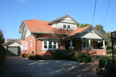 Photograph - 27 Kennealy Street, Surrey Hills, The Street Where You Live Project