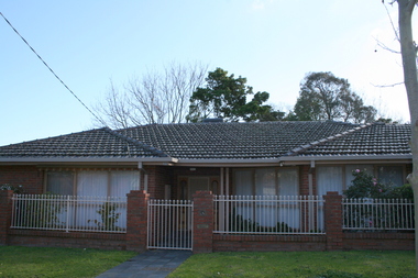 Photograph - 30 Kennealy Street, Surrey Hills, The Street Where You Live Project