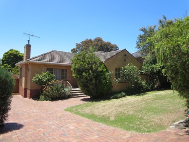 Photograph - 3 Scottsdale Street, Surrey Hills, The Street Where You Live Project