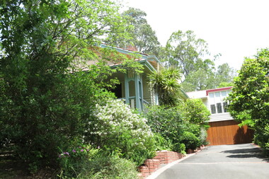 Photograph - 14 Rose Avenue, Surrey Hills, The Street Where You Live Project