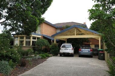 Photograph - 2 Streeton Court, Mont Albert, The Street Where You Live Project