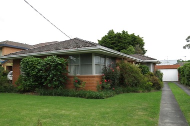 Photograph - 2A Streeton Court, Mont Albert, The Street Where You Live Project