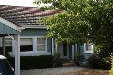 Photograph - 6 Proudfoot Street, Mont Albert, The Street Where You Live Project