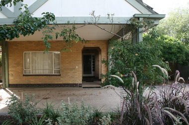 Photograph - 8 Proudfoot Street, Mont Albert, The Street Where You Live Project