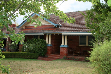 Photograph - 20 Proudfoot Street, Mont Albert, The Street Where You Live Project