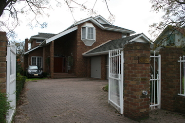 Photograph - 1 Tyndall Street, Surrey Hills, The Street Where You Live Project