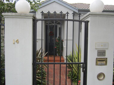 Photograph - 14 Surrey Avenue, Surrey Hills, The Street Where You Live Project