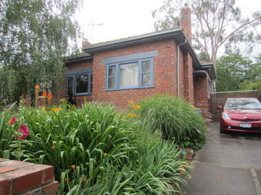 Photograph - 5 Thames Street, Surrey Hills, The Street Where You Live Project