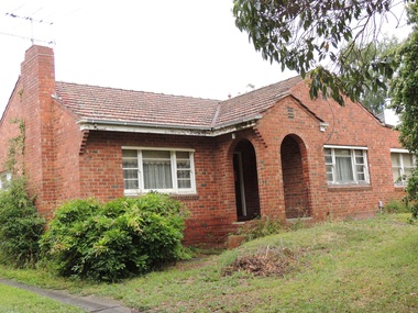 Photograph - 1 Gladstone Street, Surrey Hills, The Street Where You Live Project