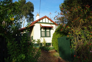 Photograph - 18 Thornton Avenue, Surrey Hills, The Street Where You Live Project