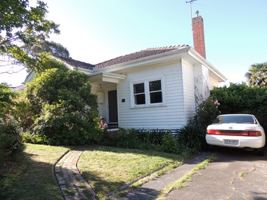 Photograph - 27 Kingsley Crescent, Mont Albert, The Street Where You Live Project