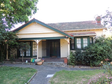 Photograph - 31 Kingsley Crescent, Mont Albert, The Street Where You Live Project