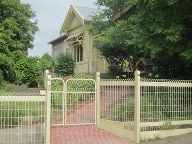 Photograph - 3 Vincent Street, Surrey Hills, The Street Where You Live Project