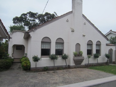 Photograph - 19 Leopold Crescent, Mont Albert, The Street Where You Live Project