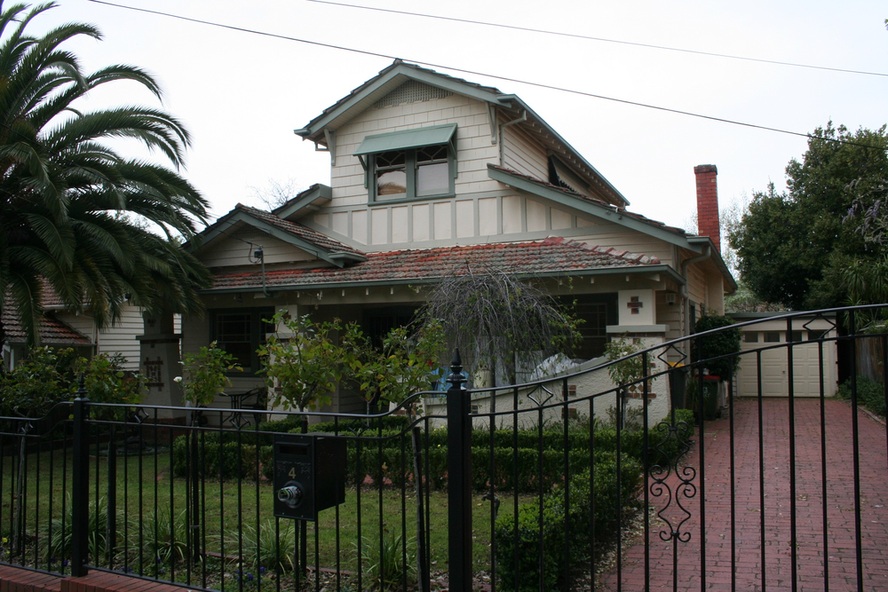 Photograph 4 Kinloch Avenue, Mont Albert, The Street Where You Live