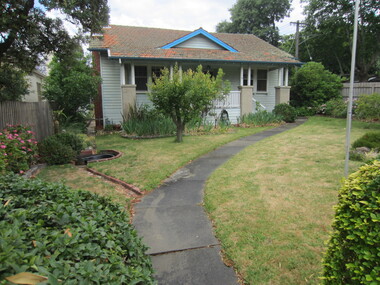 Photograph - 74 Middlesex Road, Surrey Hills, The Street Where You Live Project