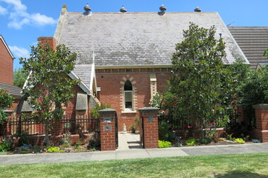 Photograph - 19 St Georges Avenue, Mont Albert, The Street Where You Live Project