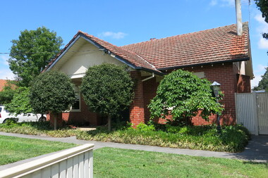 Photograph - 9 St James Avenue, Mont Albert, The Street Where You Live Project
