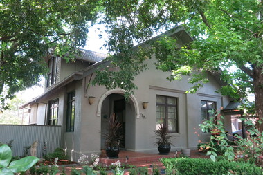 Photograph - 22 St James Avenue, Mont Albert, The Street Where You Live Project