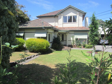 Photograph - 4 Oak Street, Surrey Hills, On The Street Where You Live Project