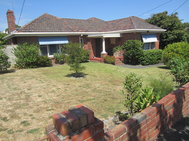 Photograph - 6 Oak Street, Surrey Hills, On The Street Where You Live Project