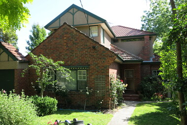 Photograph - 7 North Court, Surrey Hills, On The Street Where You Live Project