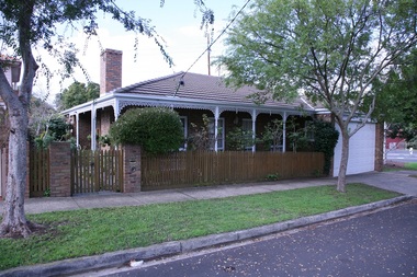 Photograph - 1 Wolseley Close, Mont Albert, On The Street Where You Live Project
