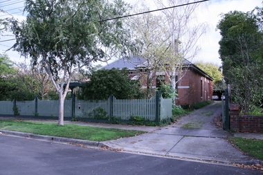 Photograph - 21 Wolseley Close, Mont Albert, On The Street Where You Live Project