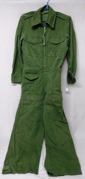 Overalls with zip up front and pockets 