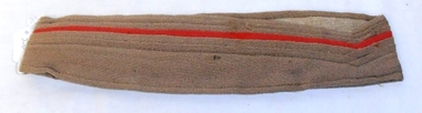 Cloth band with coloured stripe