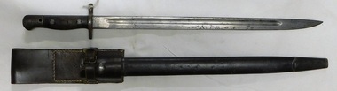 Long knife and carrying sheath
