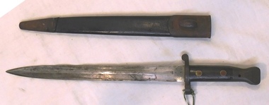 Large double sided knife with sheath 