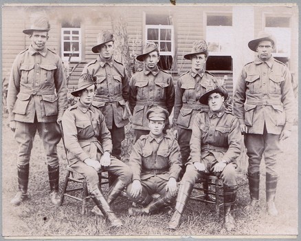 Group of world war one soldiers