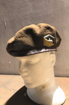 Cloth beret with badge and colour patch