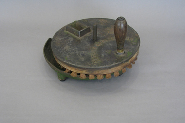 Ball cleaner, Circa 1895