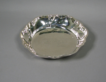 Prize dish, 1951
