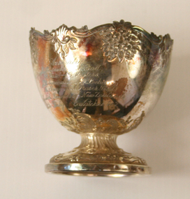 Prize dish, 1976