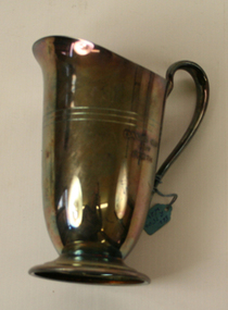 Trophy, 1977