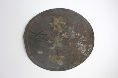 Decorative object - Painted tin plate