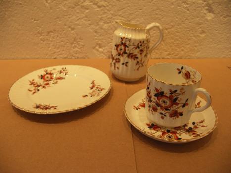 Four piece floral tea cup set