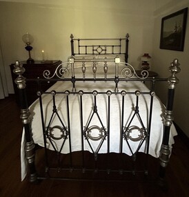 Furniture - Bed, double, Late 1800s