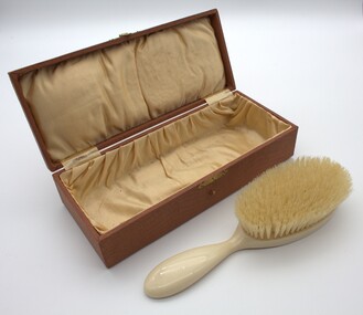 Domestic object - Set, hairdressing