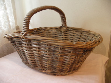Domestic object - Basket, wicker