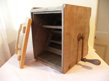 Functional object - Butter churn