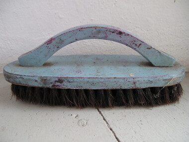 Functional object - Brush