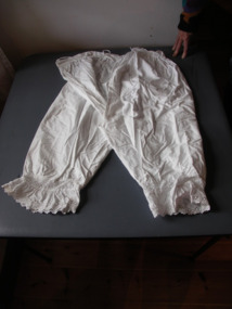 Knickers, female