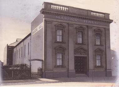 Photograph, Picture of Gordon Lodge Building circa 1920's