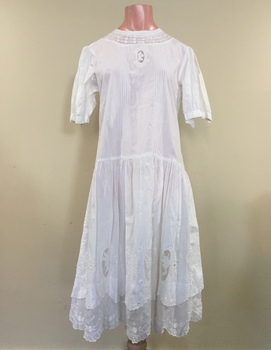 White Cotton Dress, 1920s Style / by Malika, 1980s