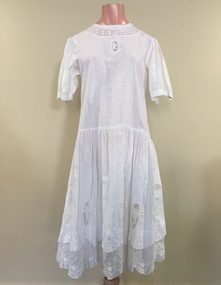 White Cotton Dress, 1920s Style / by Malika, 1980s